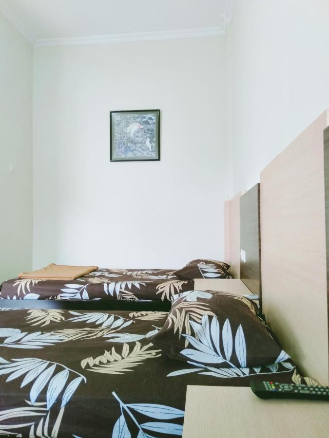 Hotel Taman Indah Madiun Eksteriør billede