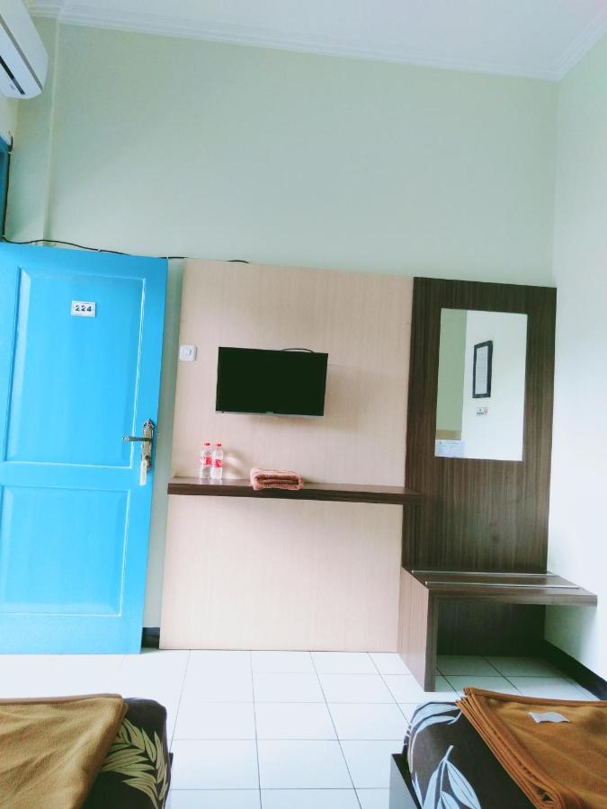 Hotel Taman Indah Madiun Eksteriør billede