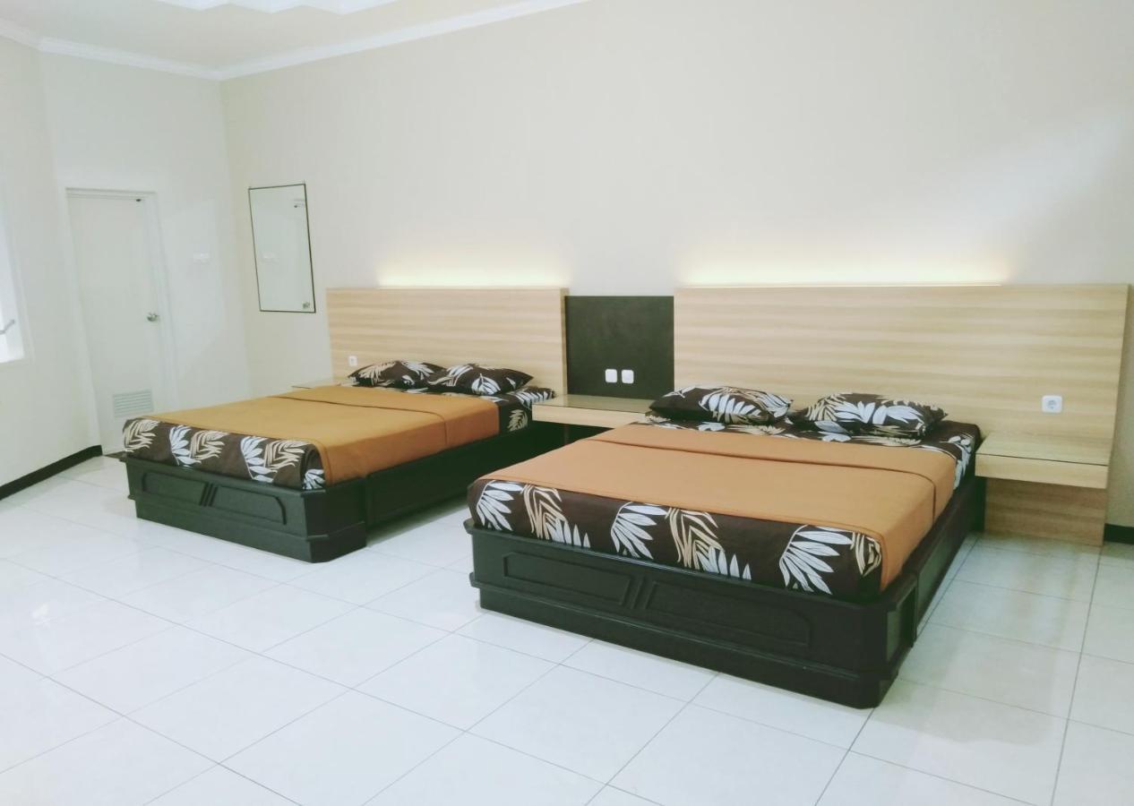 Hotel Taman Indah Madiun Eksteriør billede