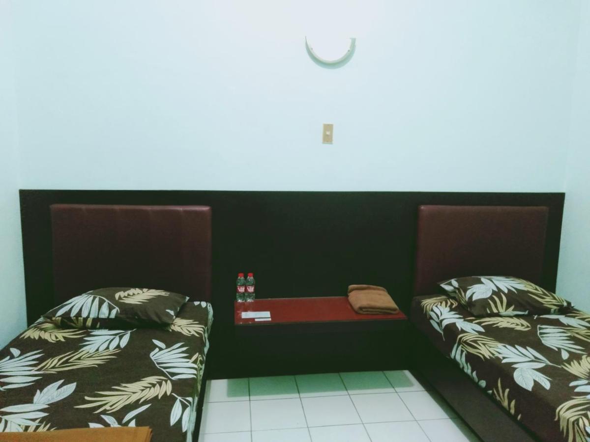 Hotel Taman Indah Madiun Eksteriør billede