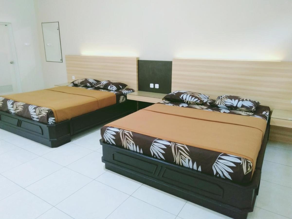 Hotel Taman Indah Madiun Eksteriør billede