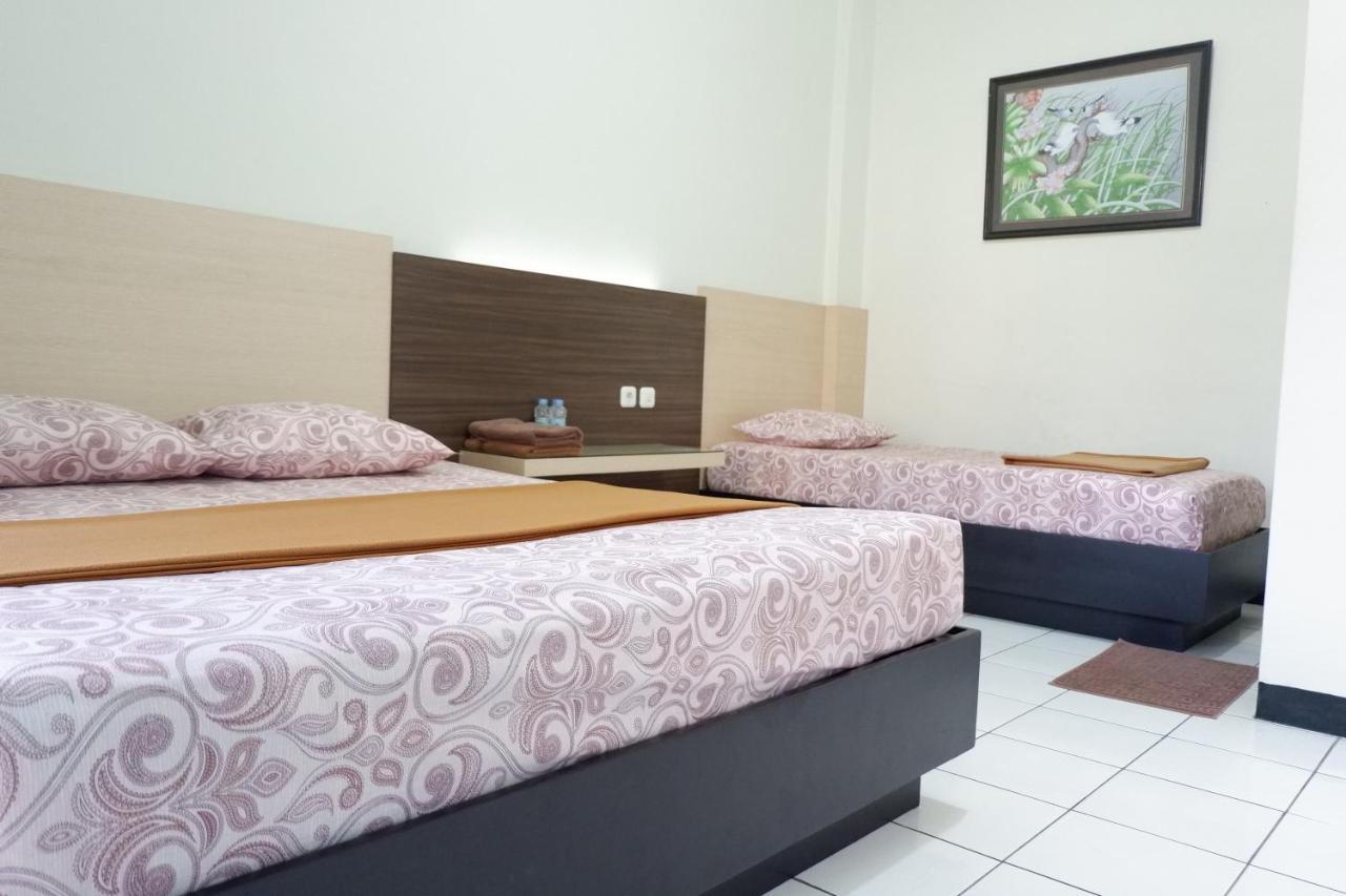 Hotel Taman Indah Madiun Eksteriør billede