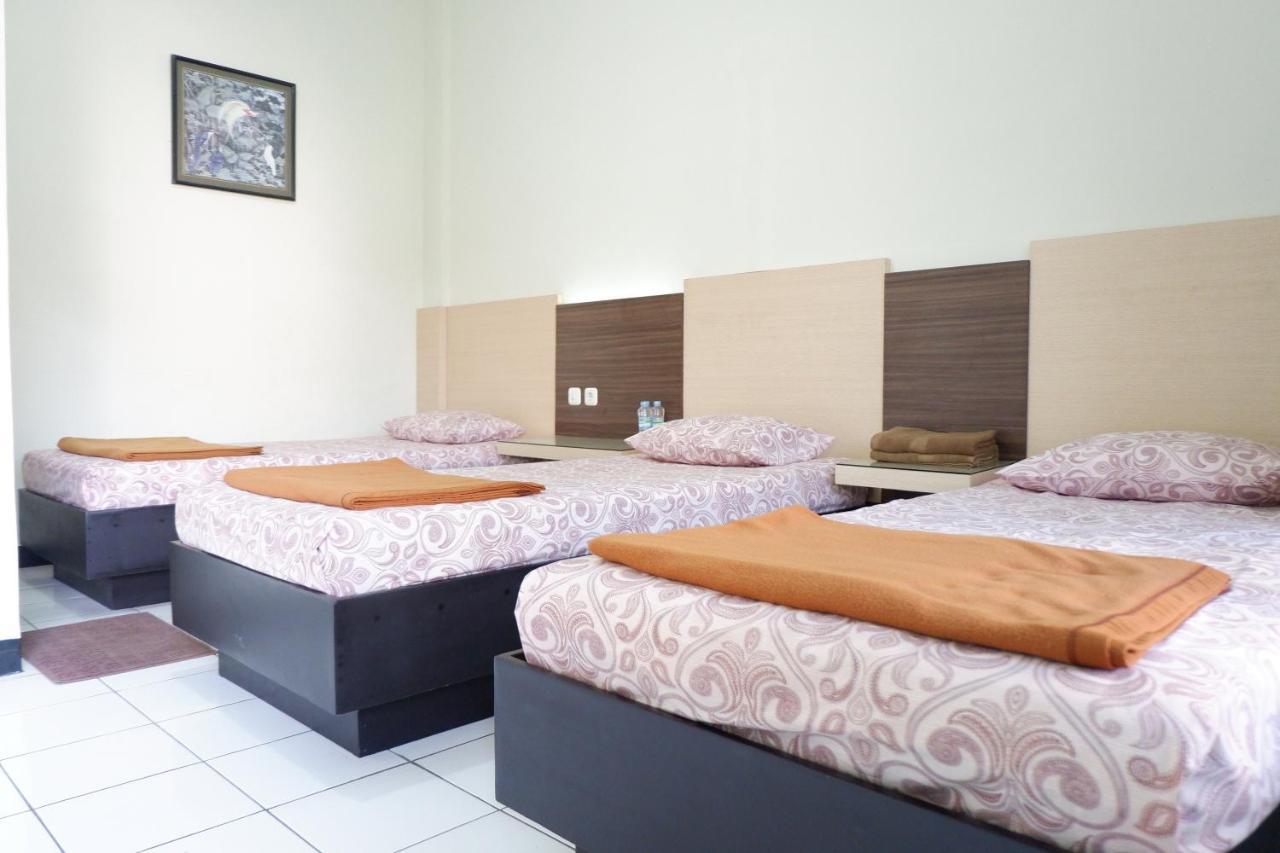 Hotel Taman Indah Madiun Eksteriør billede