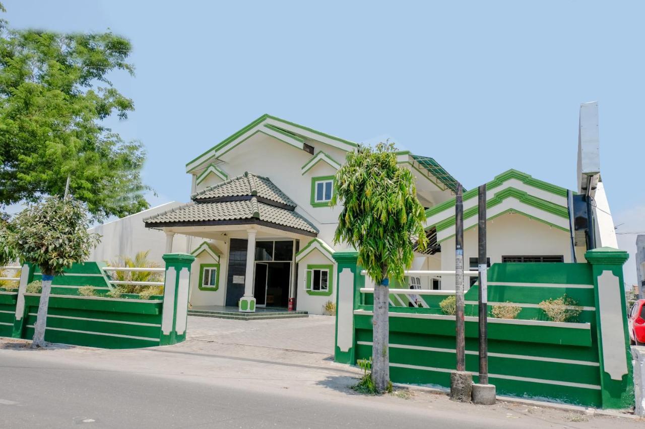 Hotel Taman Indah Madiun Eksteriør billede