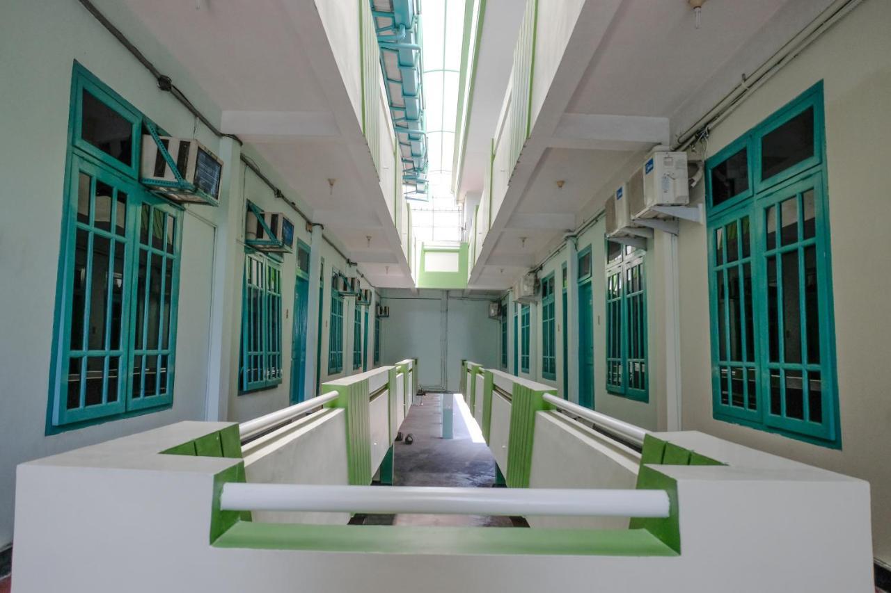 Hotel Taman Indah Madiun Eksteriør billede